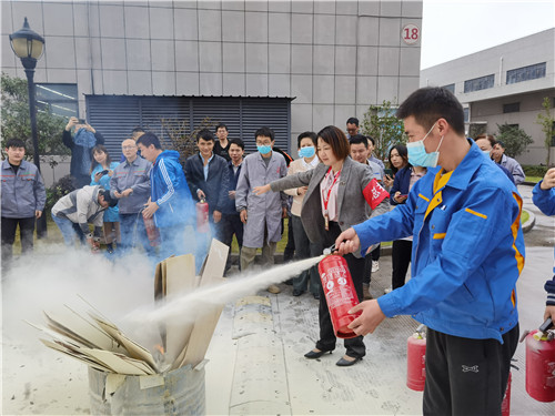 2021企福物业消防宣传月启动！企福新尚科技园迎来300人冒雨参加