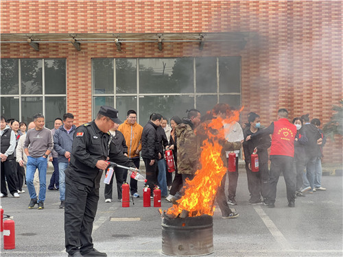 今天，我在企福科技园当了一回“消防员”！